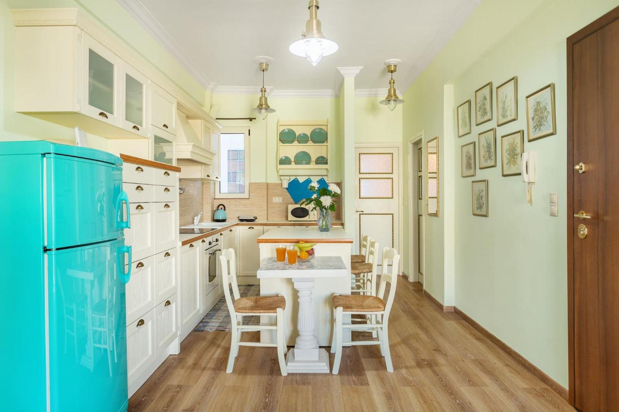 Bright, Calming Retreat With A Balcony Near Metro! Apartment Athens Exterior photo